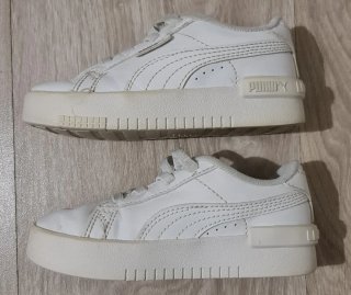 Sapatinha Puma bebé branca