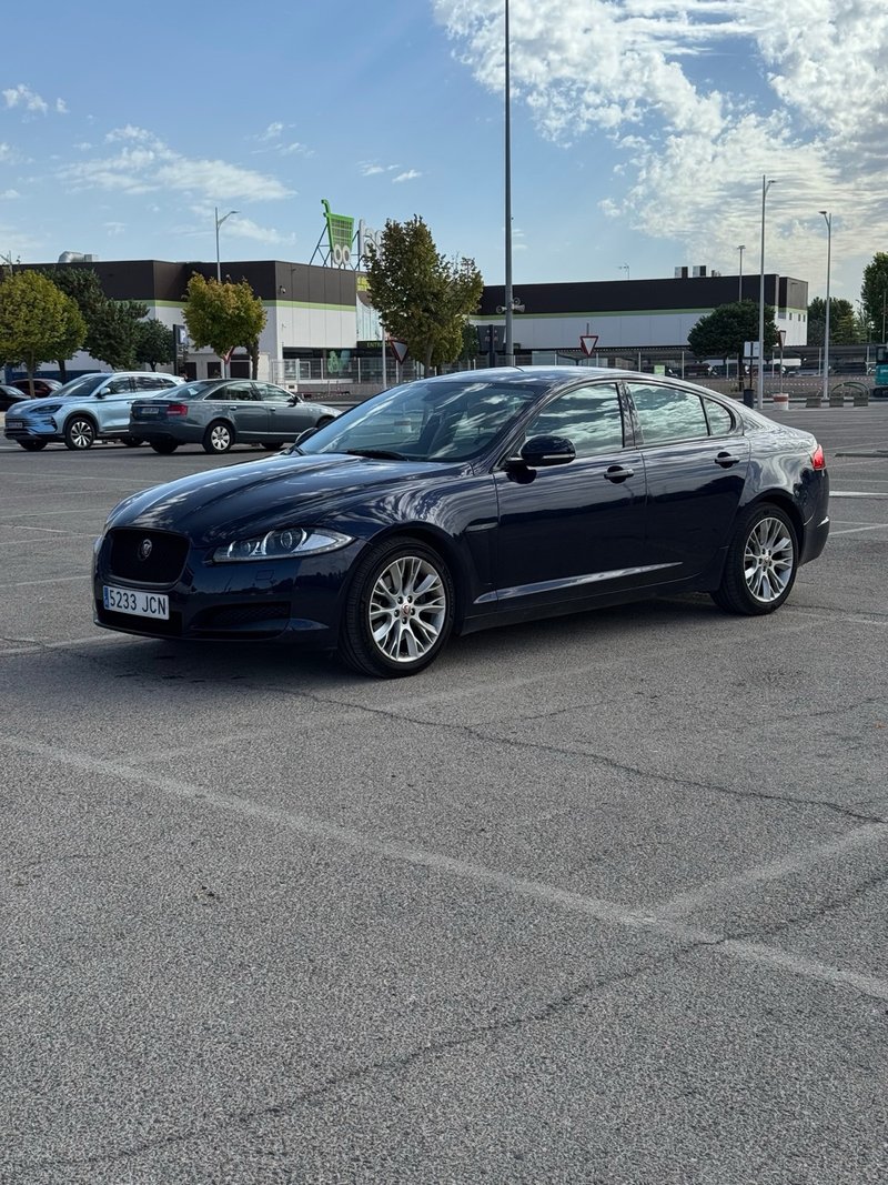 Jaguar XF 2015 - foto 1