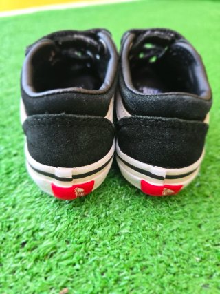 Zapatillas Vans Old Skool Niños Negro Velcro