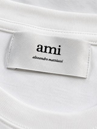 Camiseta AMI Paris Corazón Rojo