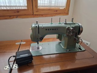 Máquina de coser Refrey 430 Automática