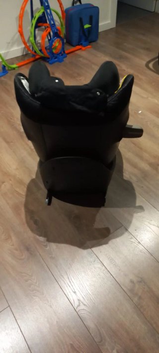 Silla de coche negra
