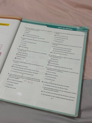 Economía 1.o Bachillerato