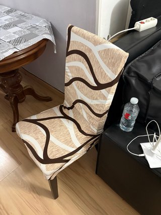 Mesa de comedor y 4 sillas