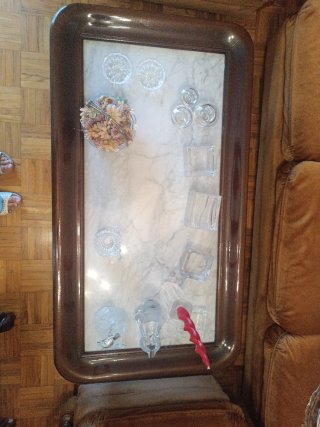 Mesa de madera y mármol antigua
