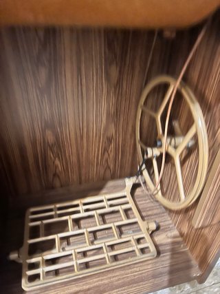 Máquina de coser Alfa con mueble de madera