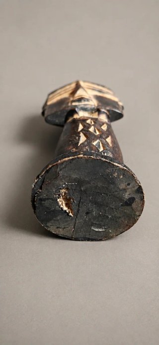 Figura africana Akua’ba Fante/Akan de Ghana