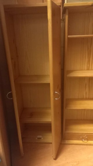 3 Mobiletti in legno con ante e cassetti