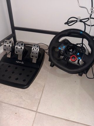 Volante Logitech PS5 con Pedales y marchas