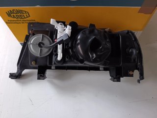 Faro Lancia Thema 8.32