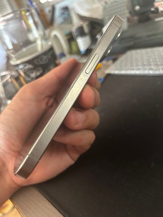 iPhone 15 Pro Gris - No Enciende