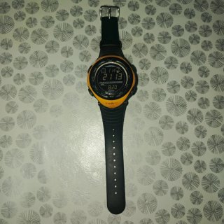 Reloj Suunto Negro y Amarillo