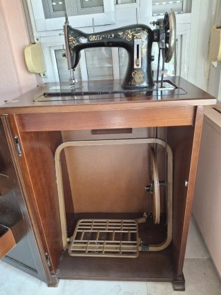 Mueble Singer Máquina de Coser Antigua