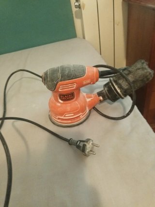 Lijadora Black+Decker Naranja