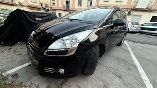Peugeot 5008 2011