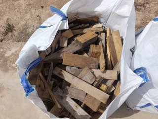 Leña de palets para chimenea.