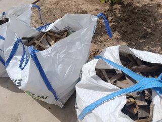 Leña de palets para chimenea.