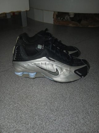 Nike Shox R4 gris y azul