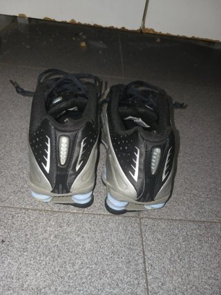 Nike Shox R4 gris y azul