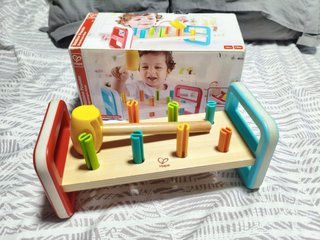 Juguete Hape Martillo y Bloques