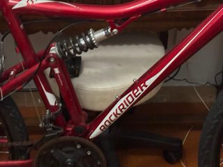 Bicicleta de montaña roja