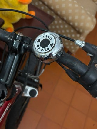 Bicicleta de montaña roja