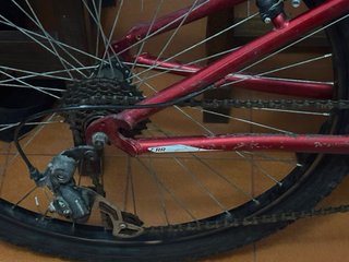 Bicicleta de montaña roja