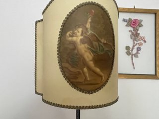 Lampada da tavolo con decoro ovale. Prezzo e per 2