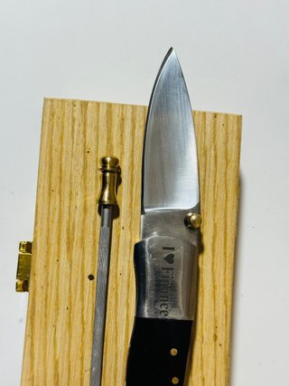 Cuchillo Plegable I Love Finance Caja Madera