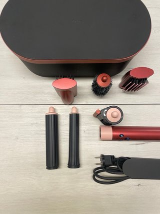 Dyson Airwrap Estuche y Accesorios