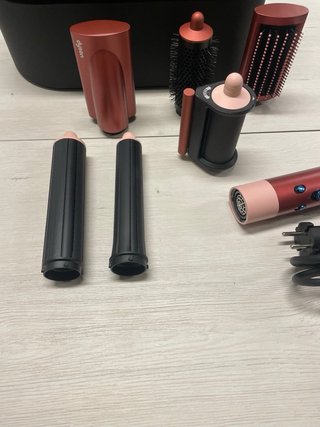 Dyson Airwrap Estuche y Accesorios