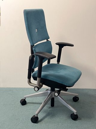 Silla Ergonómica Steelcase Please 2 brazos 3D