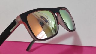 Gafas de sol polarizadas negras y rosas