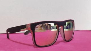 Gafas de sol polarizadas negras y rosas