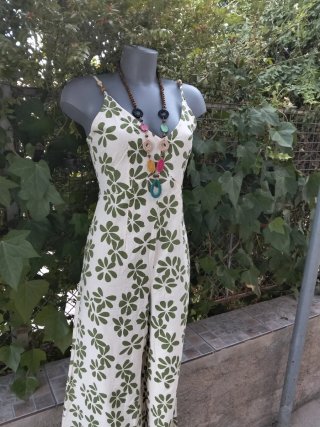 Mono floral beige y verde