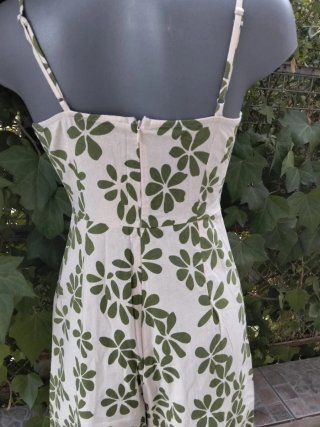 Mono floral beige y verde