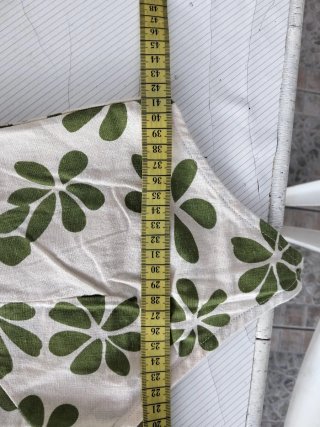 Mono floral beige y verde