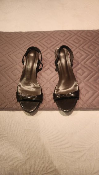 Sandalias marrones de tiras