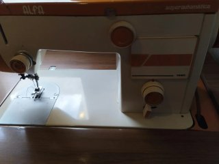 Máquina de coser Alfa Superautomatica