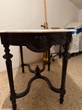 Mesa mármol y madera castaño