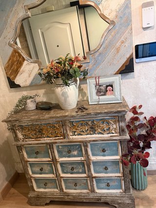 Mueble recibidor de madera y metal
