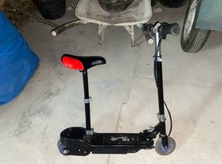 Patinete eléctrico con asiento