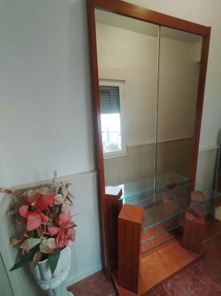 Mueble recibidor madera maciza y cristal