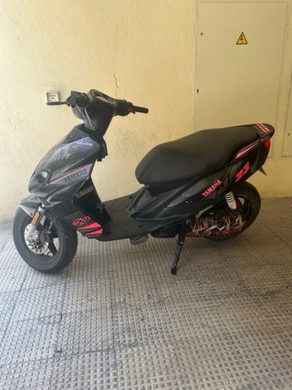 Yamaha Jog RR Negra