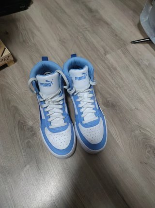 Zapatillas Puma altas blancas y azules