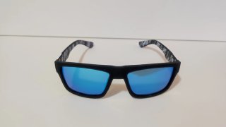 Gafas de sol polarizadas negras y azules