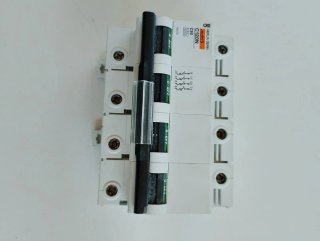 Magnetotérmico Merlin Gerin C120N