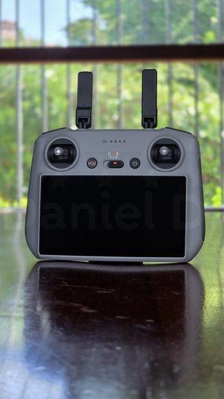 COMO NUEVO Dron DJI Mini 4 Pro Fly More Combo