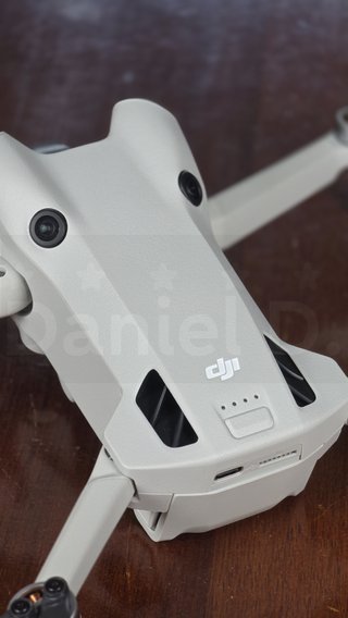 COMO NUEVO Dron DJI Mini 4 Pro Fly More Combo