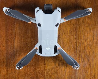 COMO NUEVO Dron DJI Mini 4 Pro Fly More Combo
